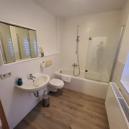 Haus Am Berg - Grosses Haus Mit Sauna Fuer Bis Zu 10 Personen Unweit Vom Skihang Feriehus