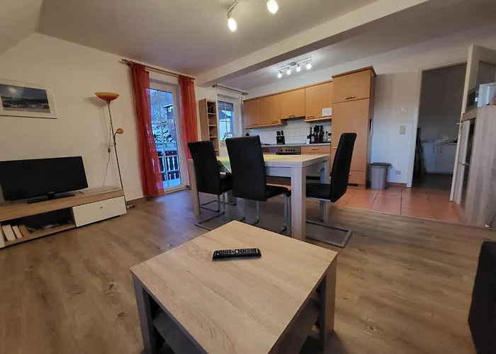 Haus Am Berg - Grosses Haus Mit Sauna Fuer Bis Zu 10 Personen Unweit Vom Skihang بيت للعطل كورورت اوبرويسنثا